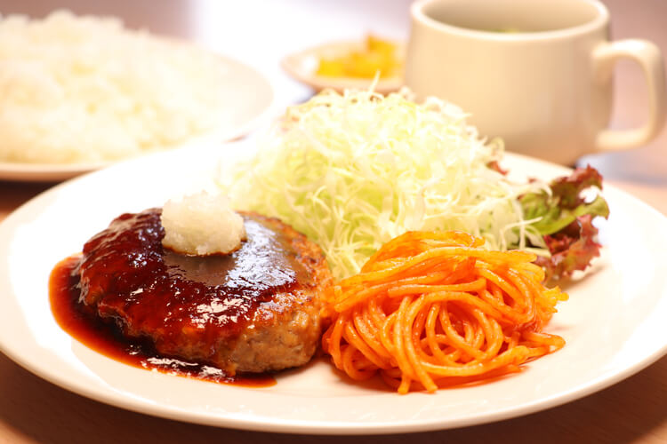 東名自動車学校の食事例